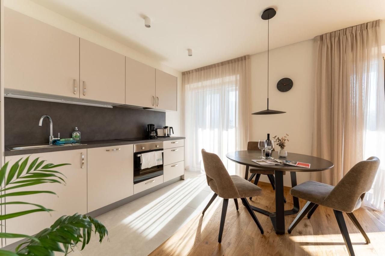 לאנה Apartments Villa Julia מראה חיצוני תמונה