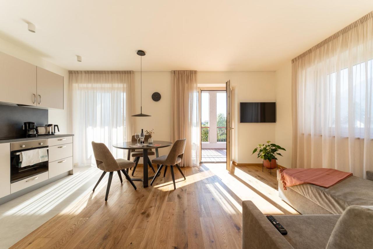 לאנה Apartments Villa Julia מראה חיצוני תמונה